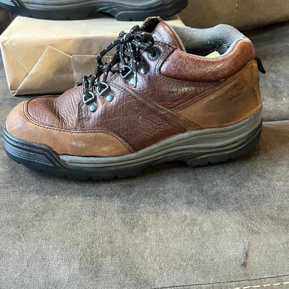 G.H. Bass & Co. Bayou Waterproof Leather Hiking Shoes Men's 9.5M EUC - Picture 2 of 8
